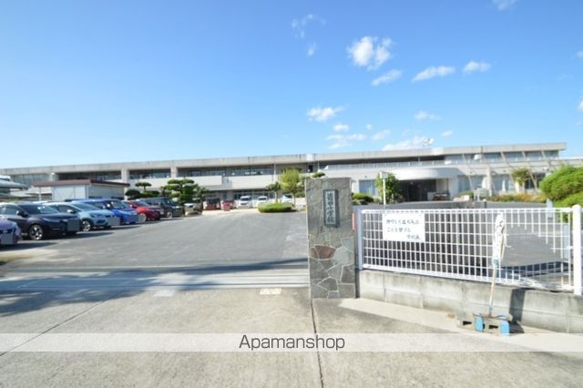 小学校　倉敷市立箭田小学校（小学校）まで1041m