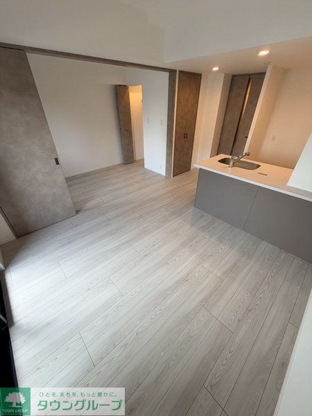 S-RESIDENCE博多駅東awesomeの居間写真