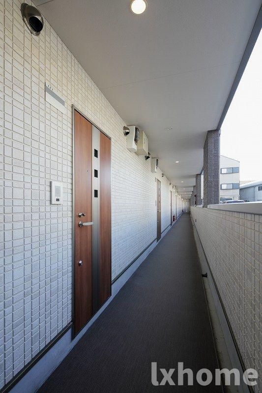 エントランス　清潔なエントランスです
