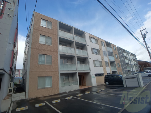 建物外観　東区北２２条東「ＳｅｖｅｎｔｈＣｏｕｒｔＭｏｔｏｍａｃｈｉ」