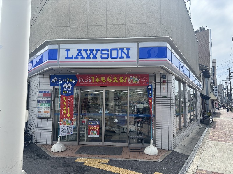 コンビニ　ローソン鴫野東二丁目店（コンビニ）まで302m