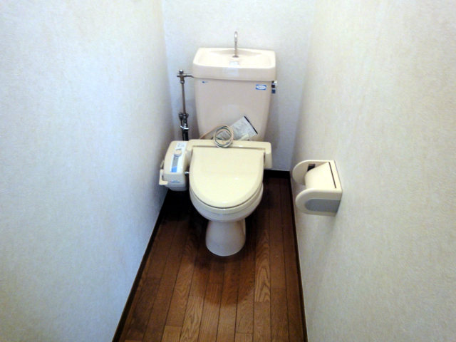 トイレ　別室参考写真となります。
