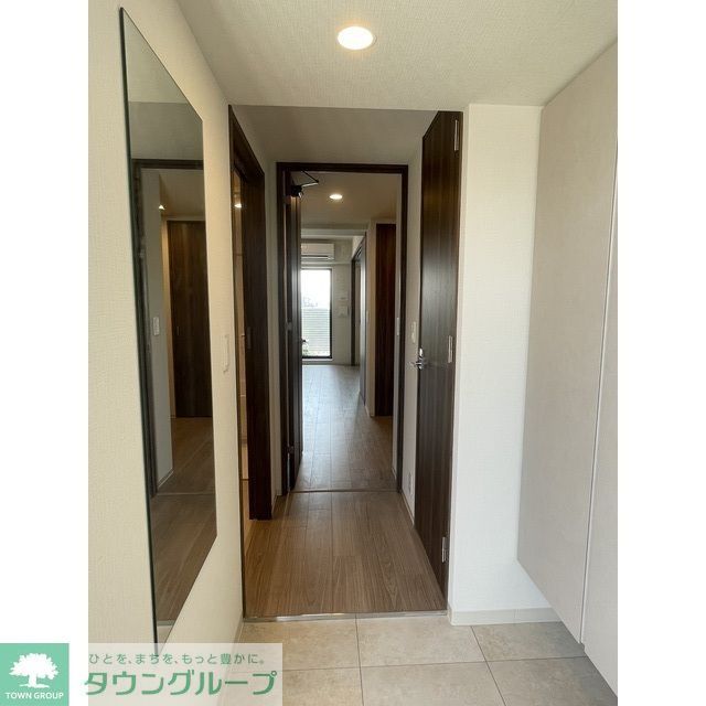玄関　同仕様別室のお写真です。