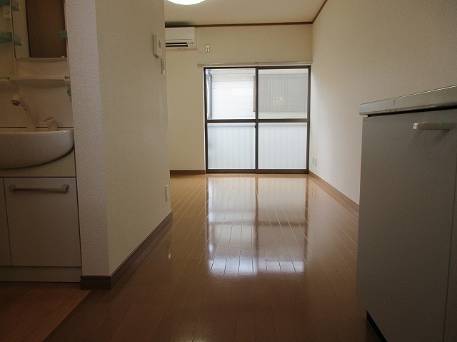 居室・リビング　広々７帖！