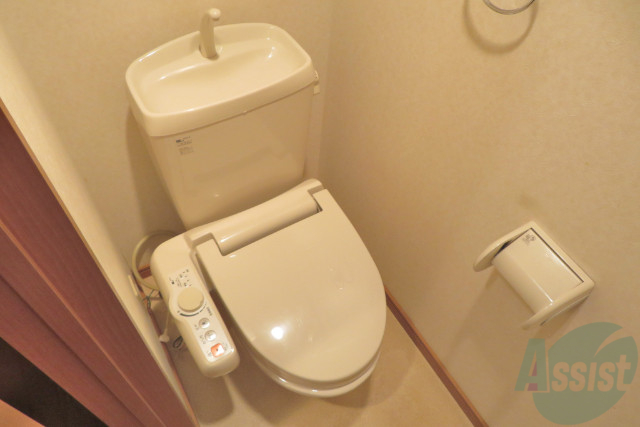 トイレ　トイレは、嬉しいウォシュレット付きです。