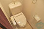 トイレ　トイレは、嬉しいウォシュレット付きです。
