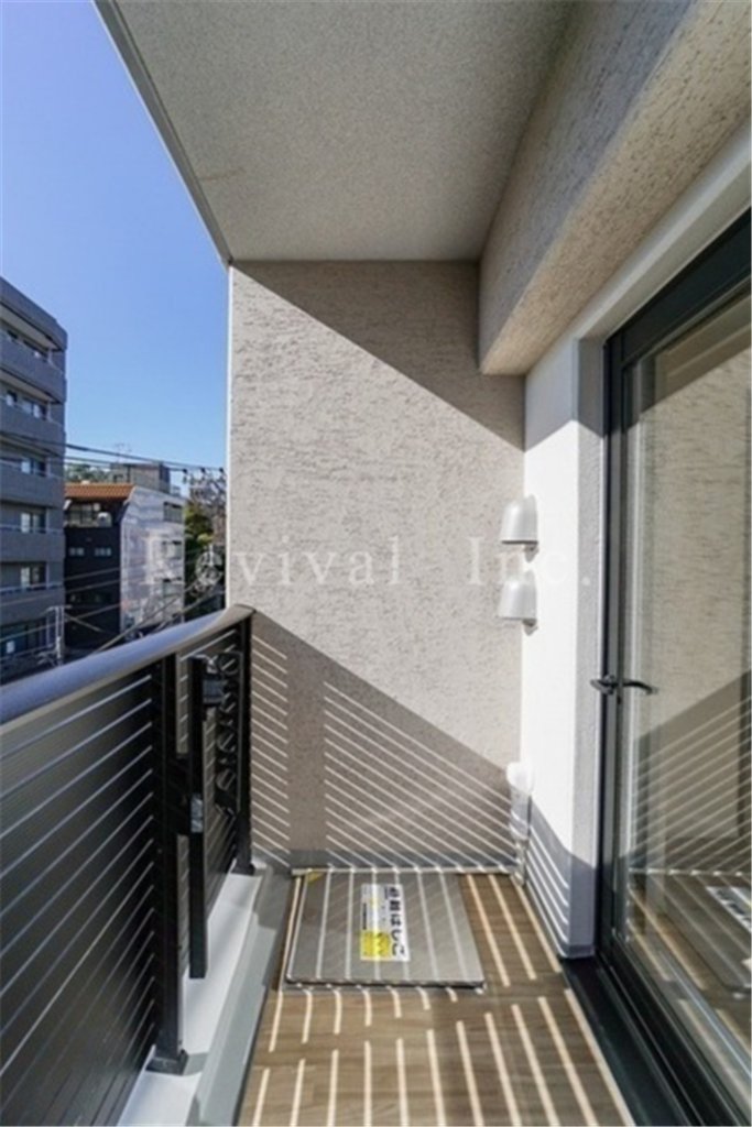 バルコニー　明るいバルコニーでございます