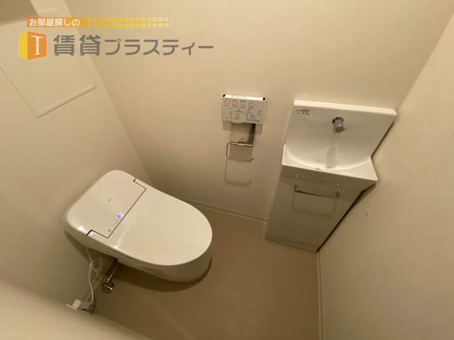 トイレ　シャワートイレ・手洗い完備