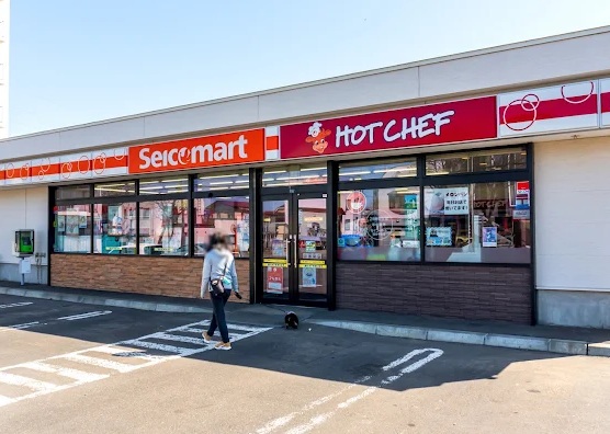 コンビニ　セイコーマート福住中央通店（コンビニ）まで219m