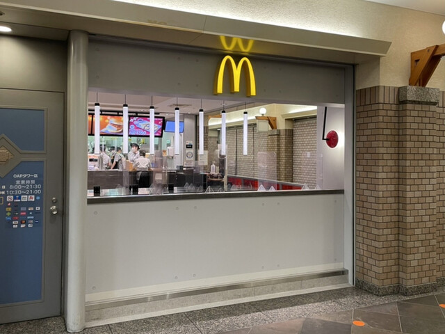 飲食店　マクドナルド OAPタワー店（飲食店）まで966m