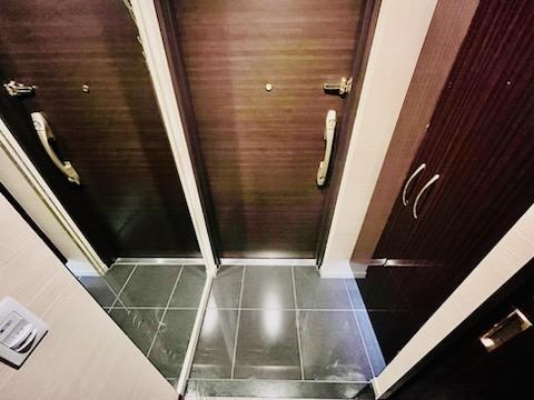 栄タワーヒルズの玄関写真