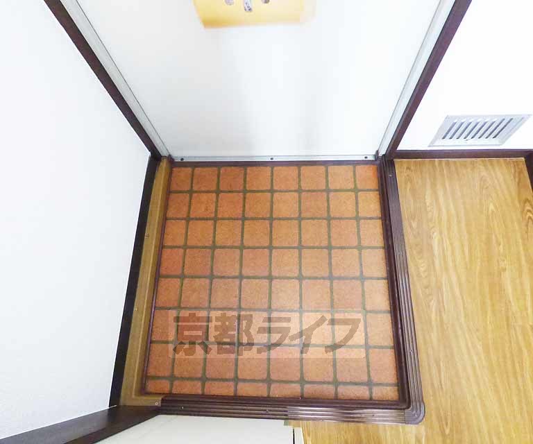 玄関　大きな段差がありません