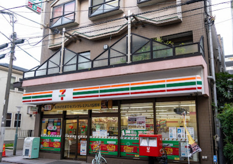コンビニ　セブンイレブン 大田区鵜の木2丁目店（コンビニ）まで588m