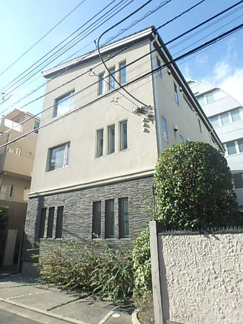 建物外観　★「荻窪」駅徒歩３分の好立地★