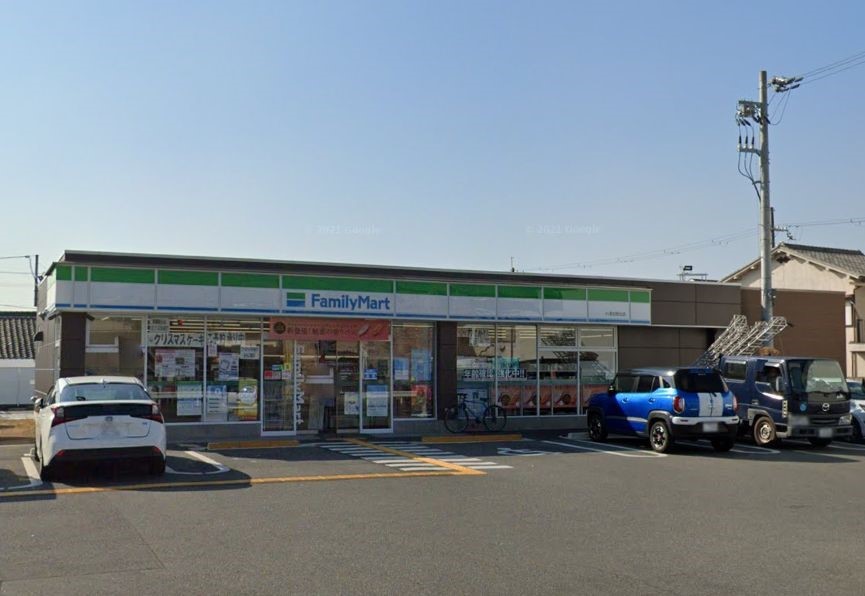 コンビニ　ファミリーマート　小浦忠岡北店（コンビニ）まで733m