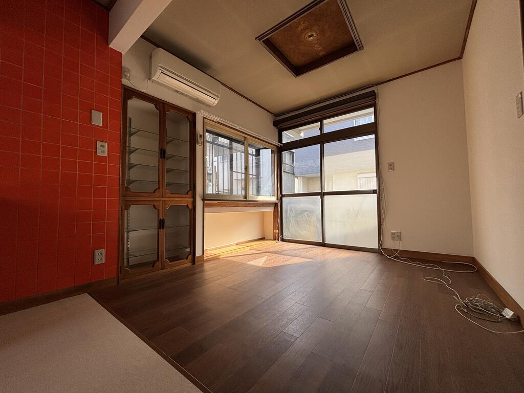 芝下戸建の居間写真