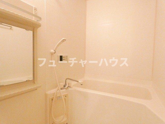 バス・シャワールーム　落ち着いた空間のお風呂です