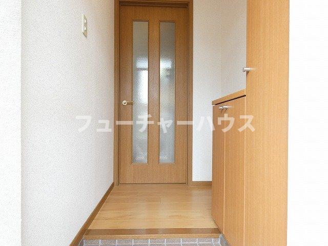 玄関　収納もある玄関です