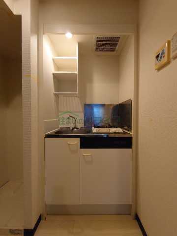 キッチン　別部屋参考写真となります