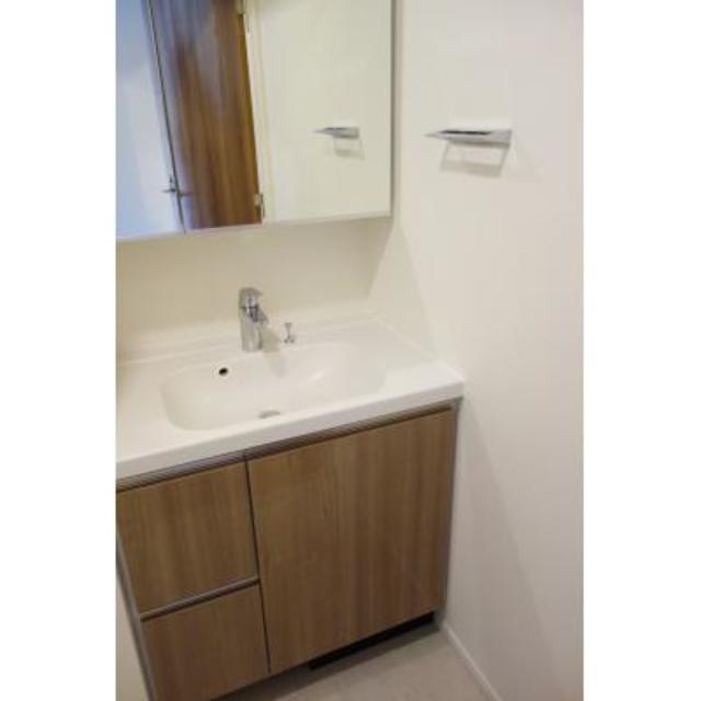 洗面設備　※写真は同タイプ住戸です。