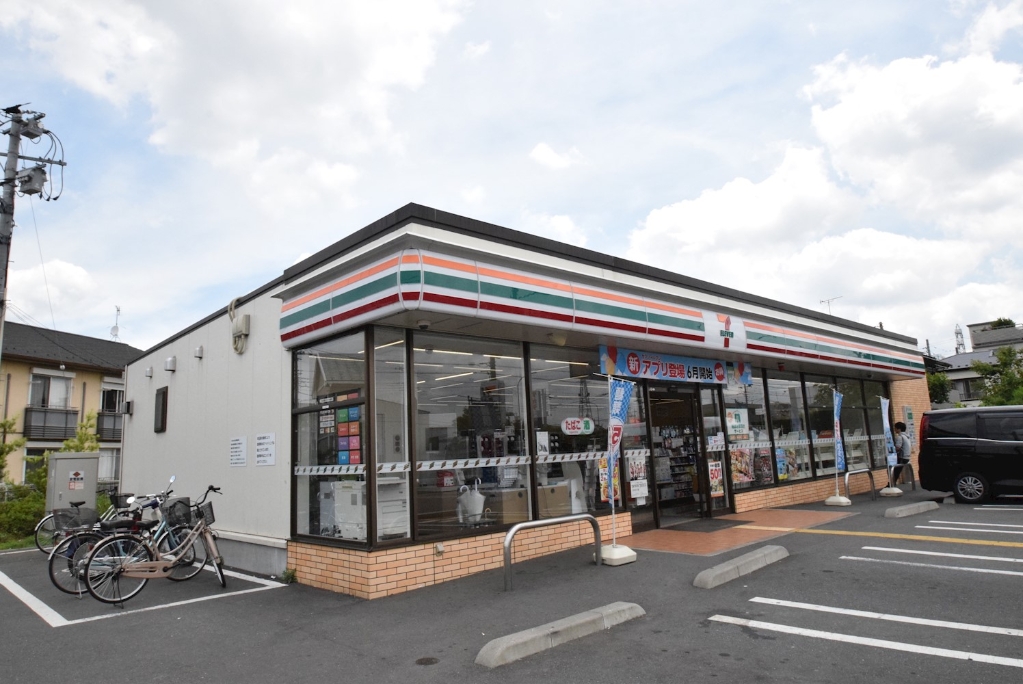コンビニ　セブンイレブン（コンビニ）まで113m