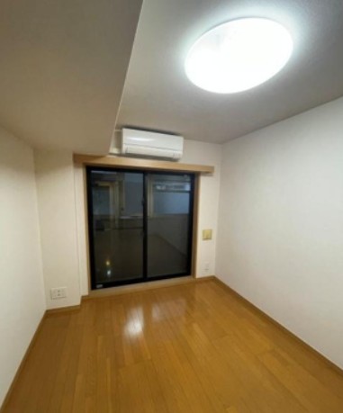 ルーブル早稲田弐番館の居間写真