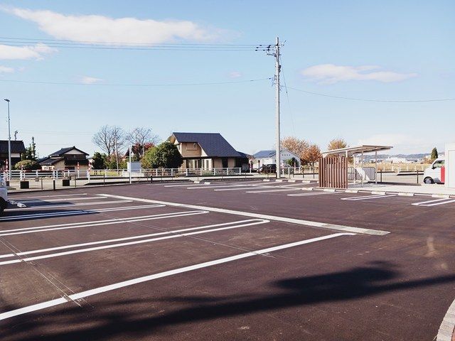 駐車場　駐車場に車を止められます
