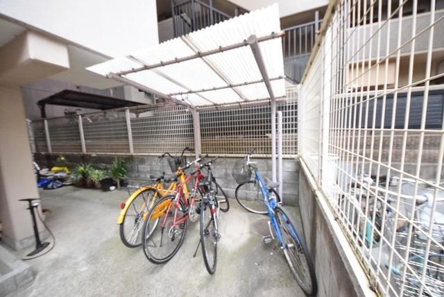 その他共有部分　♪屋根付き駐輪場で自転車を雨から守ります♪