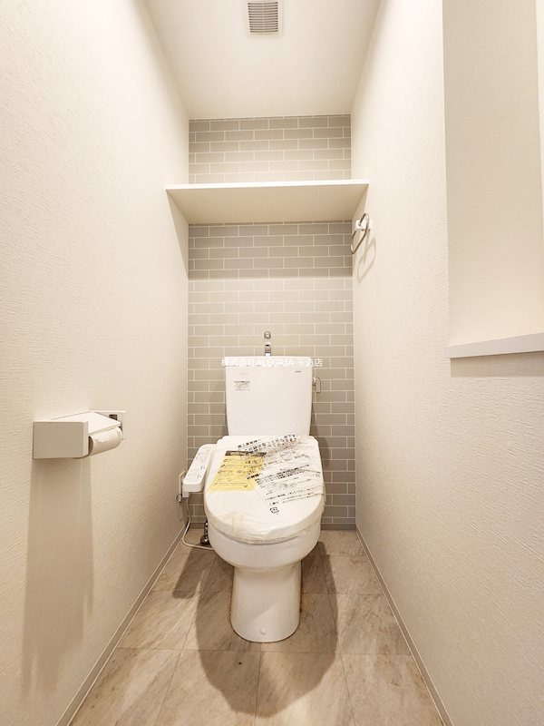 地下鉄千日前線 新深江駅 徒歩1分 11階建 築3年のトイレ写真