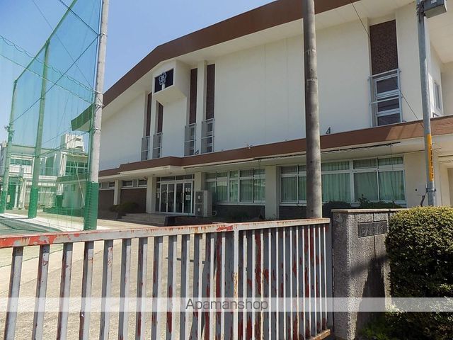 中学校　西春中学校（中学校）まで648m