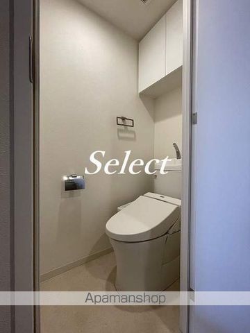ブルーライン 伊勢佐木長者町駅 徒歩5分 11階建 築7年のトイレ写真