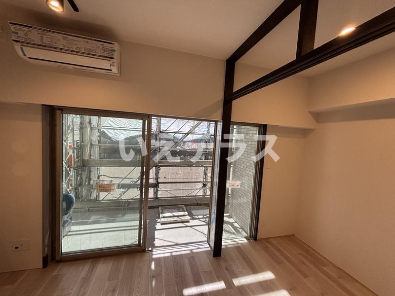 LiveCasa神戸元町の居間写真