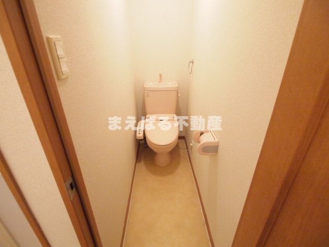 トイレ　温水洗浄便座