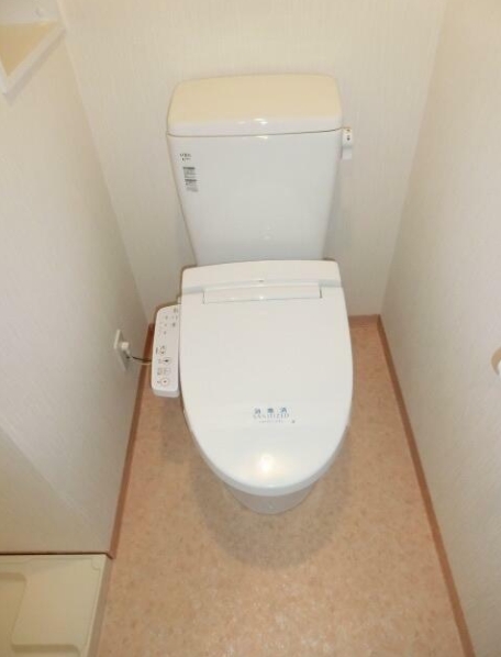 トイレ　ウォシュレット付きが嬉しいトイレです