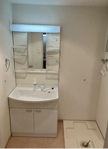 洗面設備　洗面独立で朝の準備もバッチリ