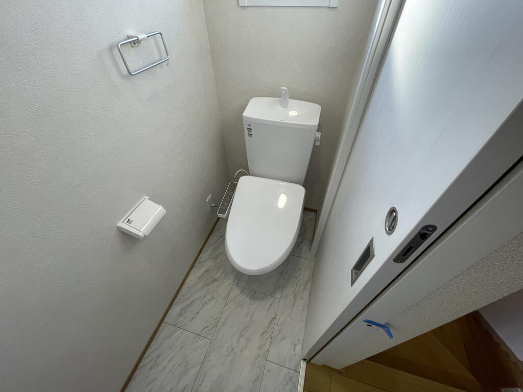 仙台市地下鉄東西線 薬師堂駅 徒歩10分 2階建 築2年のトイレ写真