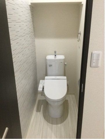 近鉄けいはんな線 吉田駅 徒歩3分 3階建 築8年のトイレ写真