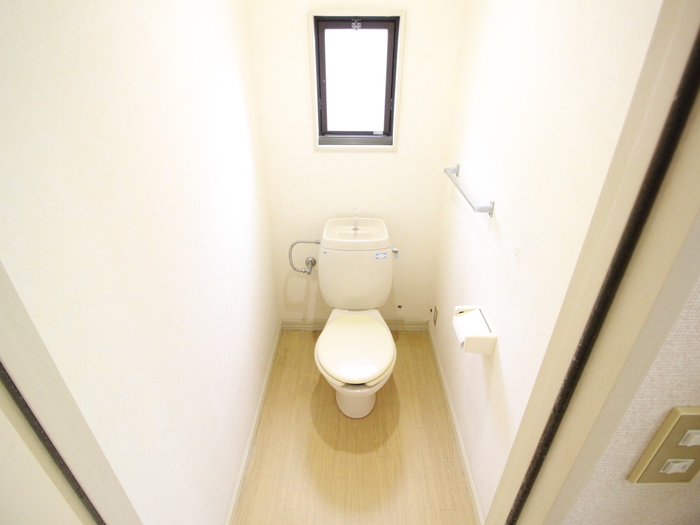 筑豊電気鉄道 永犬丸駅 徒歩5分 2階建 築35年のトイレ写真