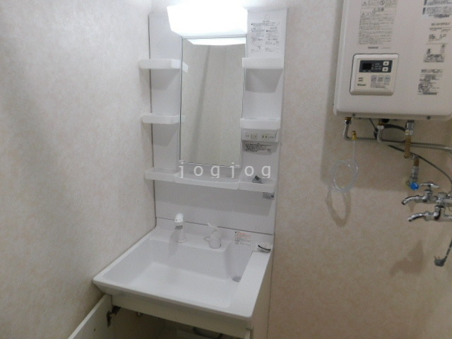 洗面設備　身支度には必須ですね♪