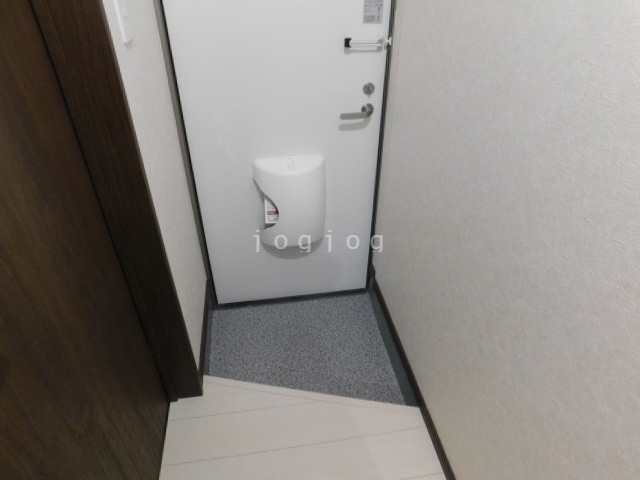 玄関　ゆったりとした玄関です。