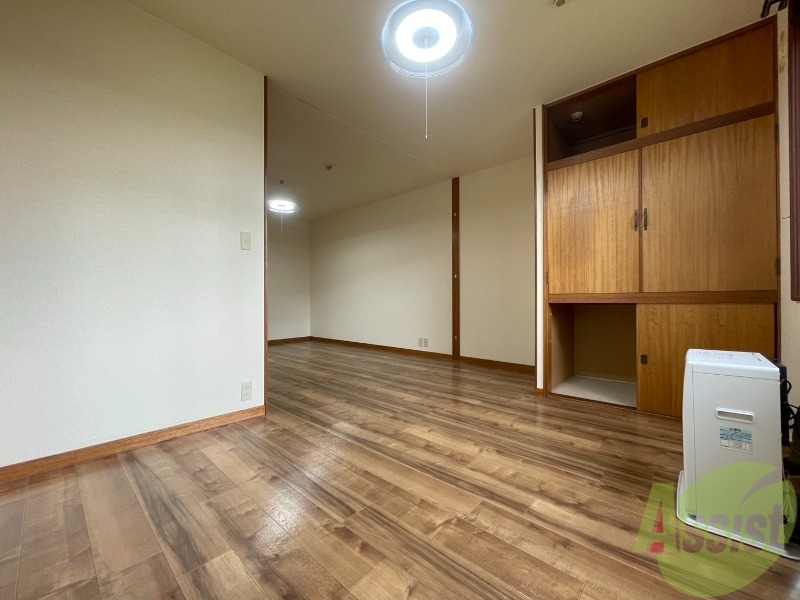 その他部屋・スペース　こちらのお部屋は光が差し込む、温かみのあるお部屋です。