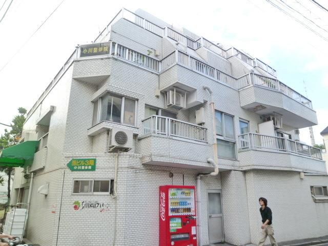 建物外観　★急行停車駅千歳烏山駅徒歩1分生活に便利です★