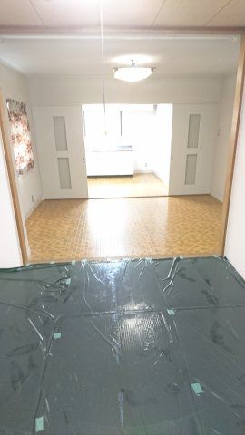 ＪＲ福塩線 横尾駅 徒歩28分 3階建 築38年の居間写真