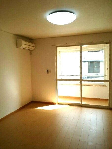 グリーンリーフ小山 Bの居間写真