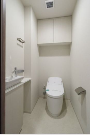 ＪＲ山手線 日暮里駅 徒歩10分 12階建 築7年のトイレ写真
