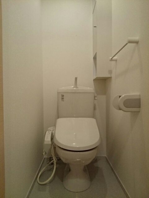 ＪＲ信越本線 茨目駅 徒歩7分 2階建 築15年のトイレ写真