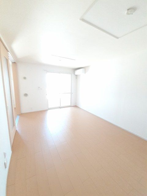 ＪＲ信越本線 茨目駅 徒歩7分 2階建 築15年の居間写真