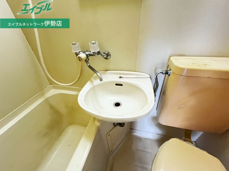 洗面設備　別部屋参考写真です