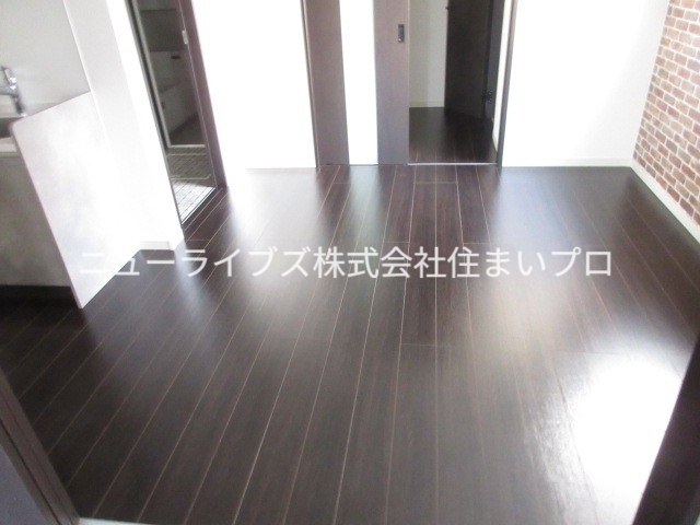 京阪本線 寝屋川市駅 徒歩10分 3階建 築6年の居間写真