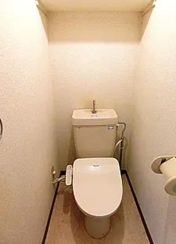 東急世田谷線 下高井戸駅 徒歩5分 3階建 築31年のトイレ写真